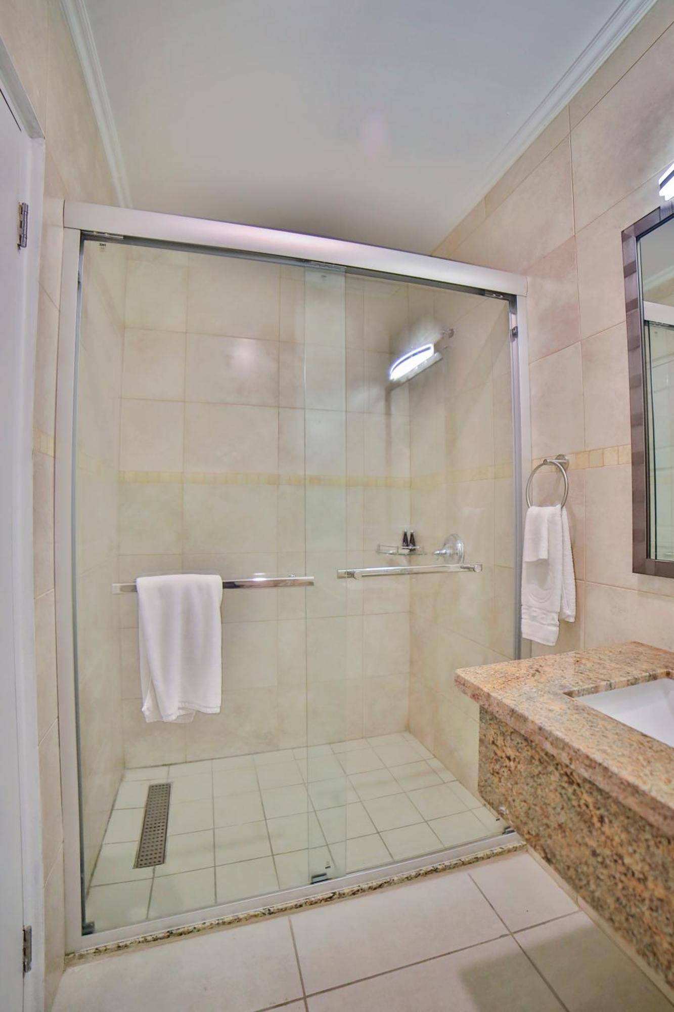 Pearl Aruba Condos Palm Beach Phòng bức ảnh